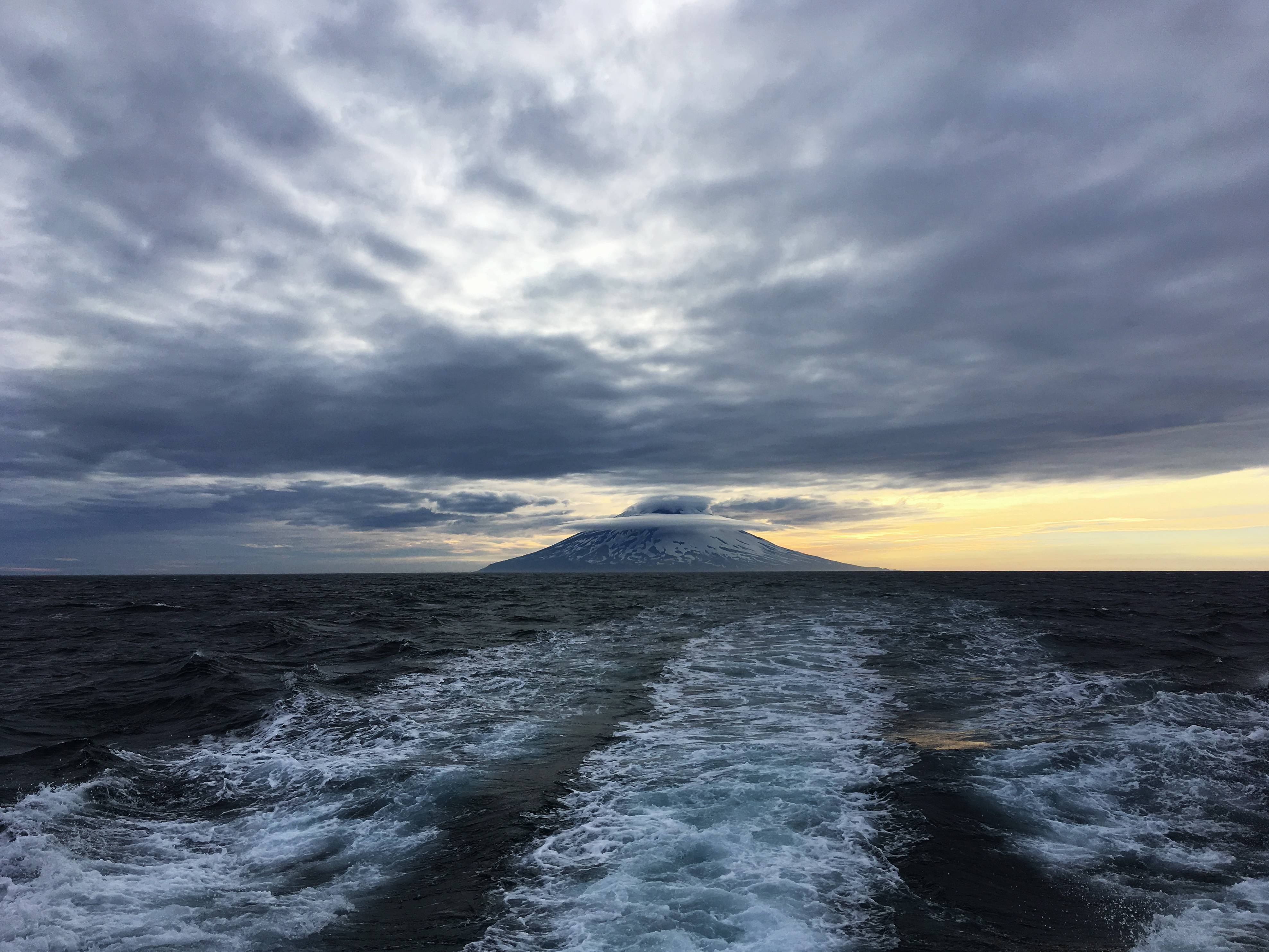 остров Атласова, вулкан Алаид